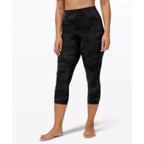 Lululemon Black Gray Camo High Rise leggings Capri  Size 4 - Picture 6 of 6